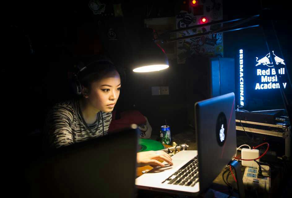 mmexport1422850063768